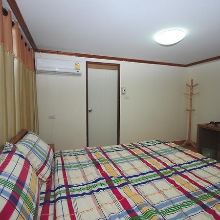 Phoonsab Hostel Phitsanulok Dış mekan fotoğraf