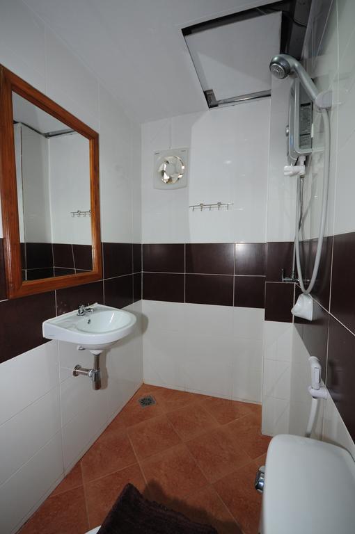 Phoonsab Hostel Phitsanulok Dış mekan fotoğraf