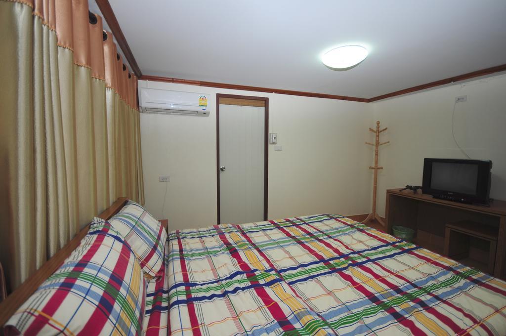 Phoonsab Hostel Phitsanulok Dış mekan fotoğraf